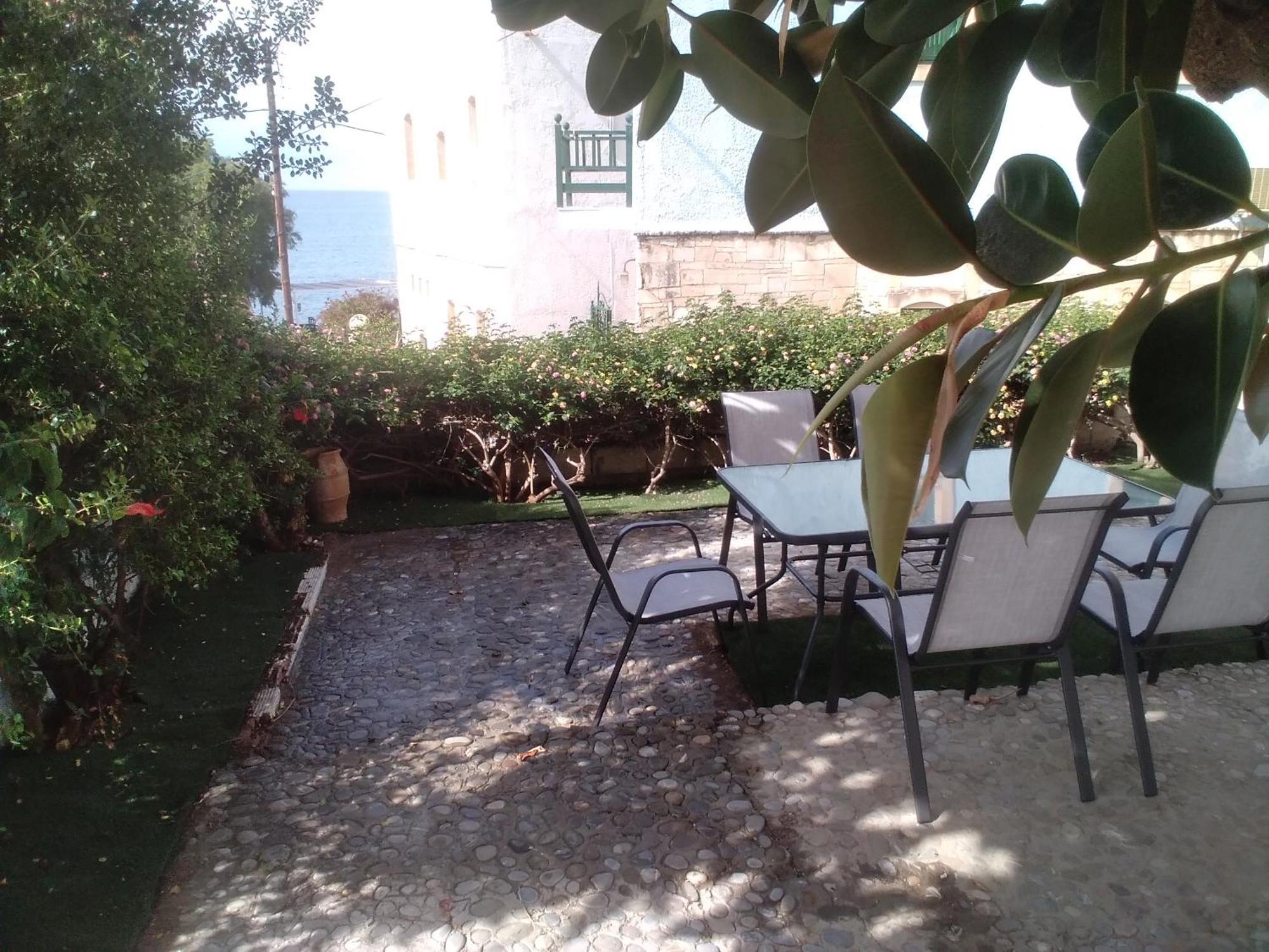 President Guest House Keratokampos Exterior foto